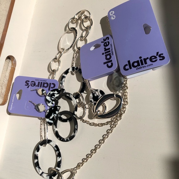 3 piece NWT Claire’s necklace bracelet and earring - Picture 3 of 4
